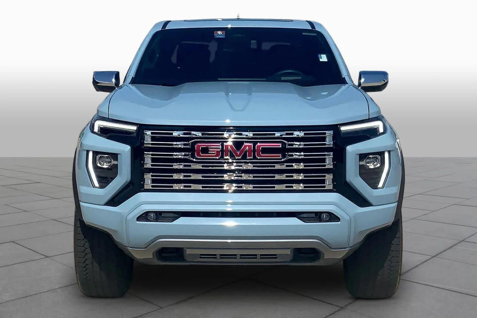 Used 2025 Glacier Metallic GMC Denali image 4
