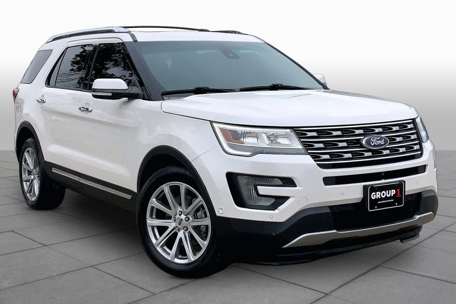 Used 2017 White Platinum Metallic Tri-Coat Ford Limited image 3