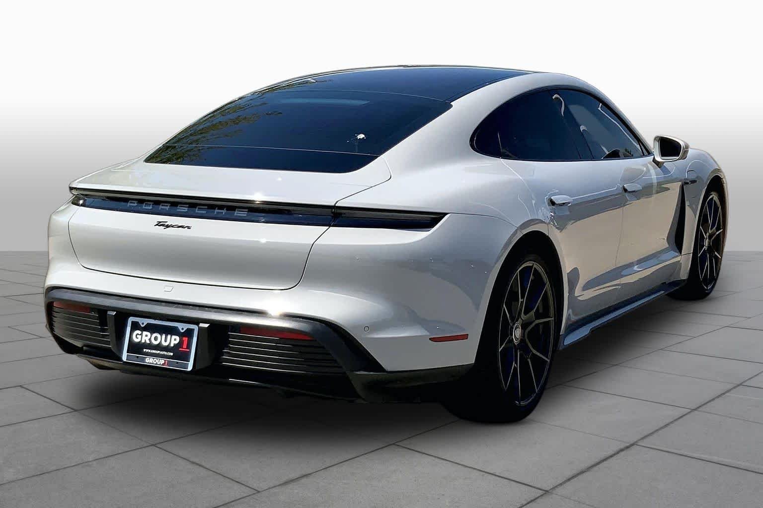 Used 2022 Chalk Porsche  image 11