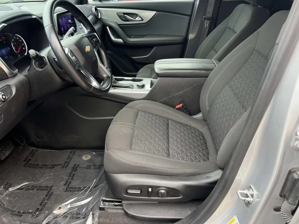 Used 2020 SILVER ICE METALLIC Chevrolet LT image 14