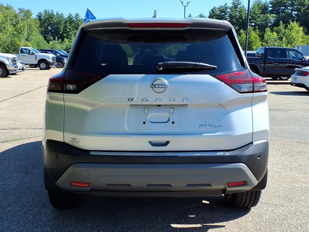 Certified Used 2023 Brilliant Silver Metallic Nissan SV image 5