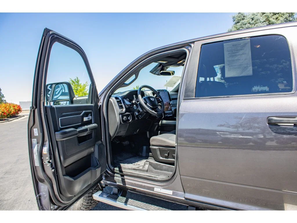 Used 2025 Granite Crystal Metallic Clearcoat Ram Big Horn image 26