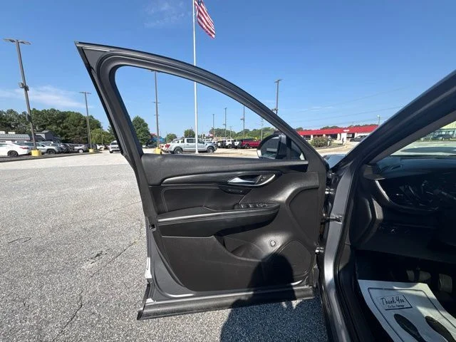 Used 2021  Buick Essence image 10