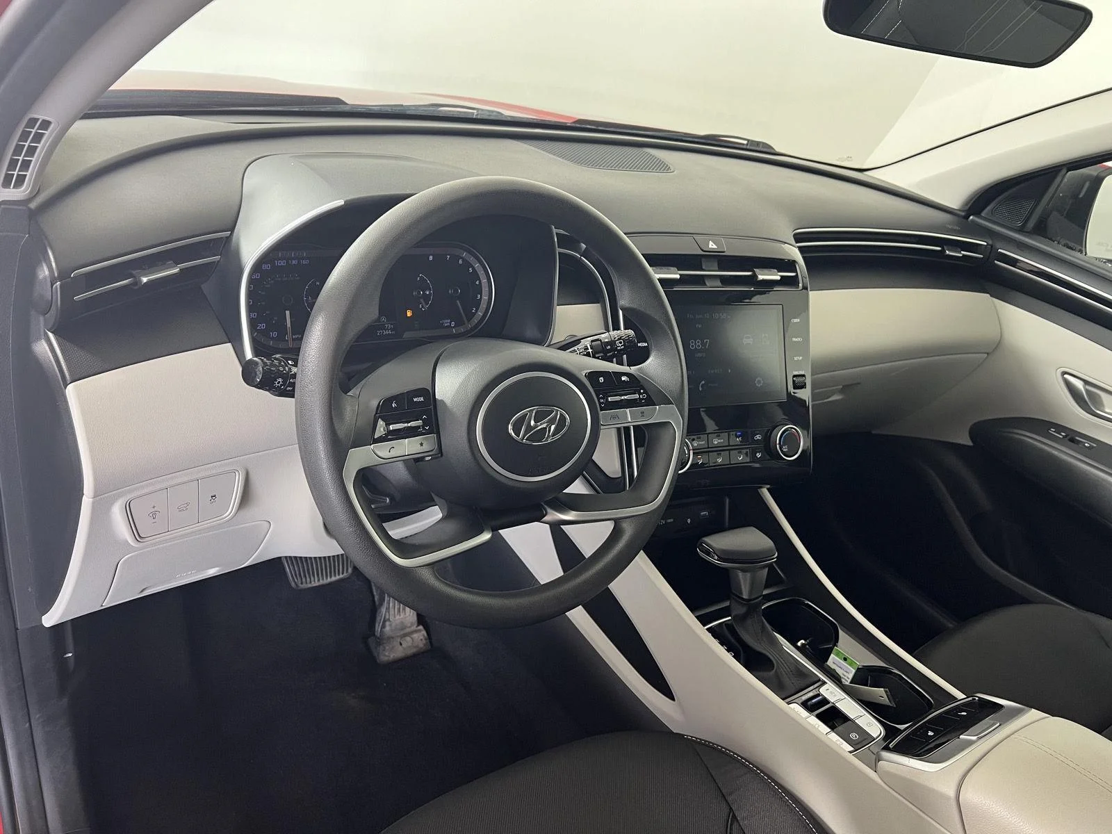 Used 2023 Rd Hyundai SEL image 3