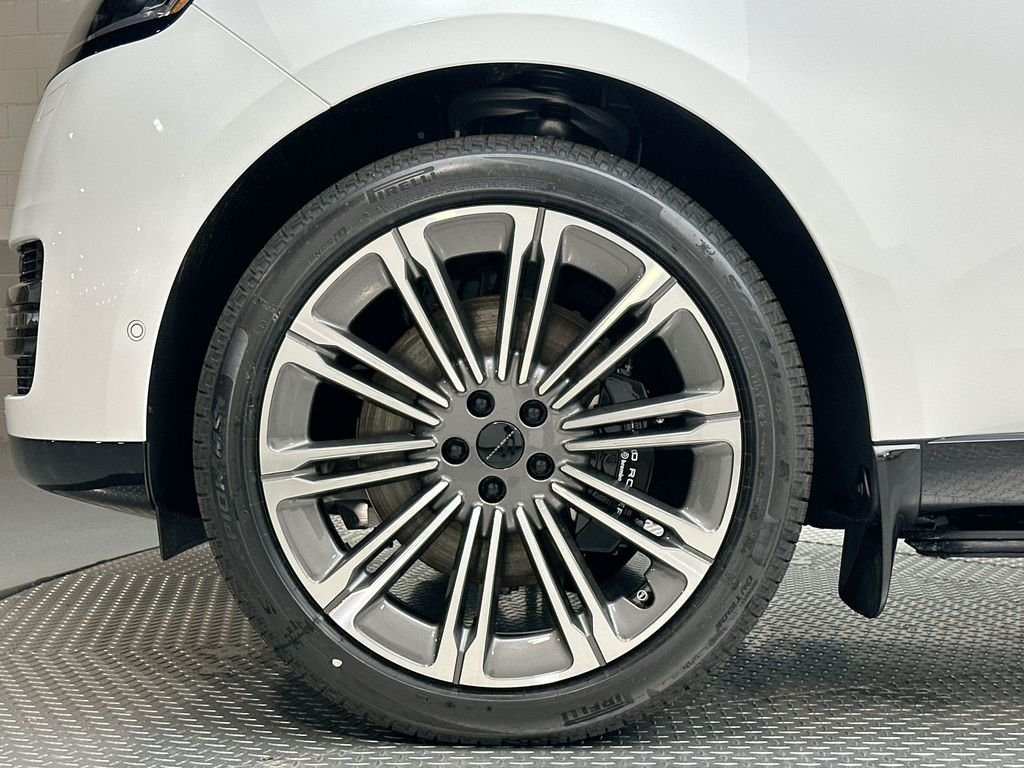 New 2026 Fuji White LAND ROVER Autobiography image 13