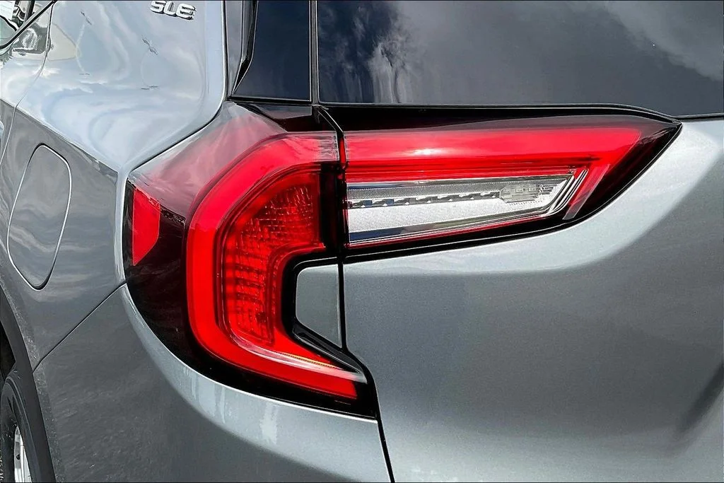 Used 2024 Silver GMC SLE image 26
