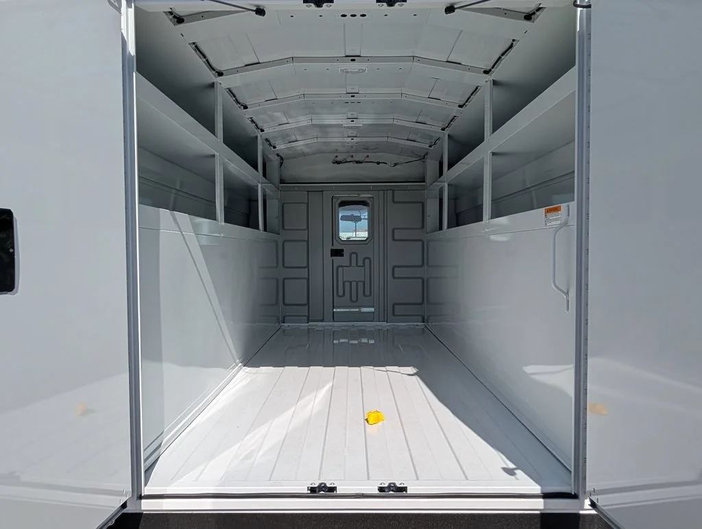 New 2026 Summit White Chevrolet 1WT image 20