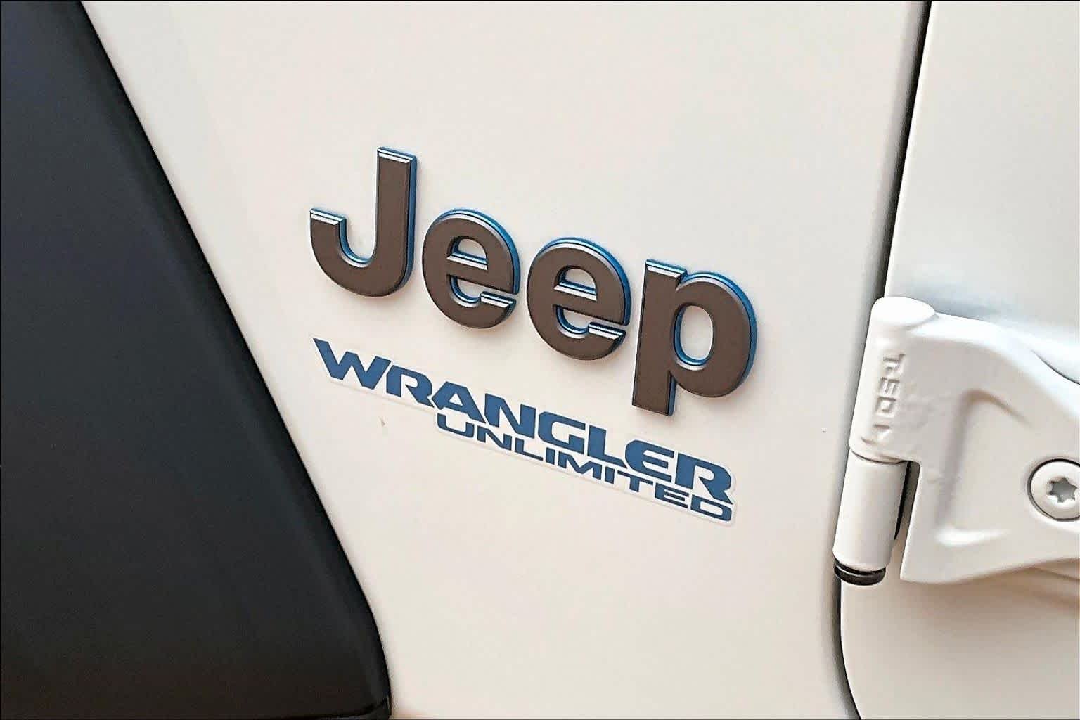 Used 2022 Bright White Clearcoat Jeep Unlimited Rubicon image 33