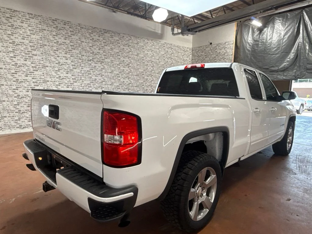 Used 2017 Summit White GMC Base image 7