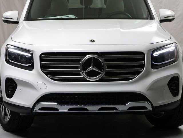 New 2026 Polar White Mercedes-Benz GLB 250 image 34