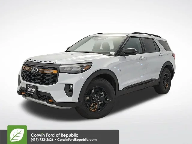 New 2026 Space White Metallic Ford Tremor® image 33