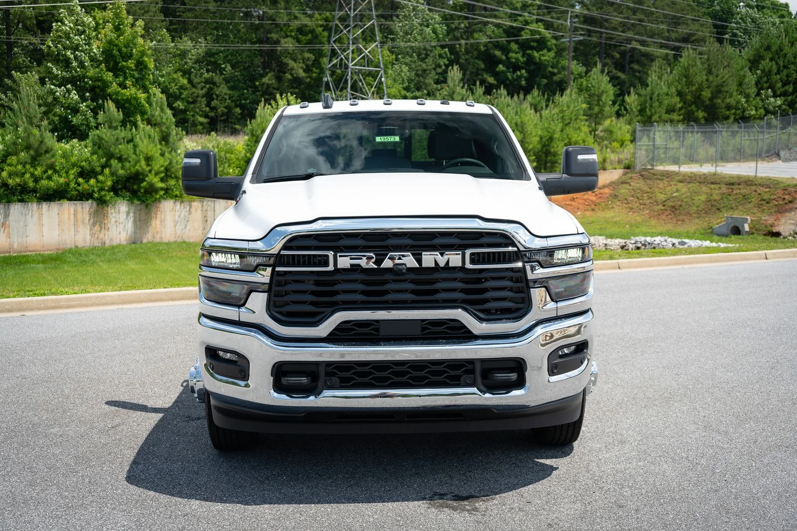 New 2026 Bright White Clear-Coat Exterior Paint RAM Tradesman image 2