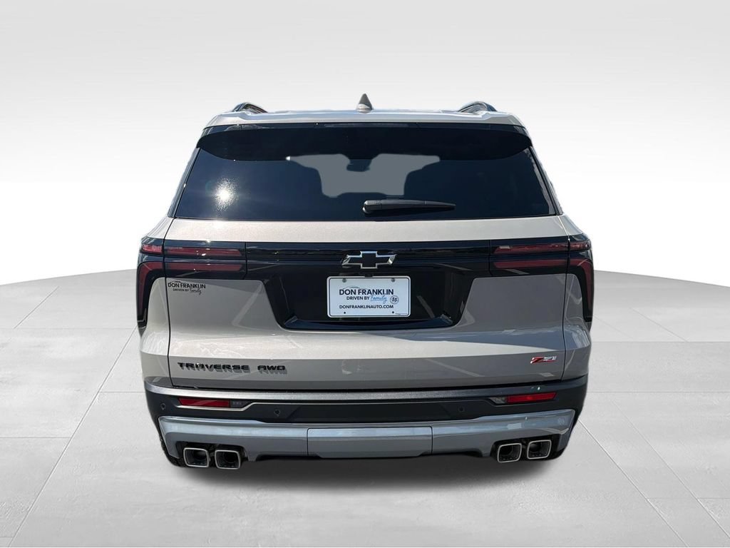 2027 Chevrolet Traverse Z71 - Photo 4