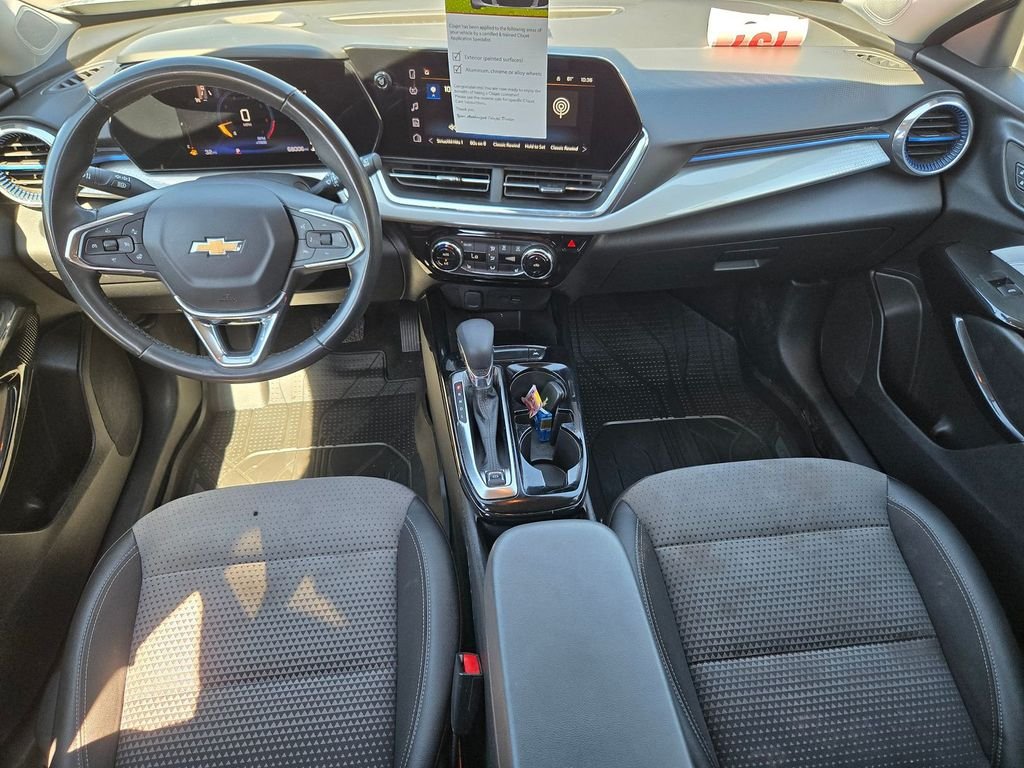 Used 2025 Gray Chevrolet LT image 9