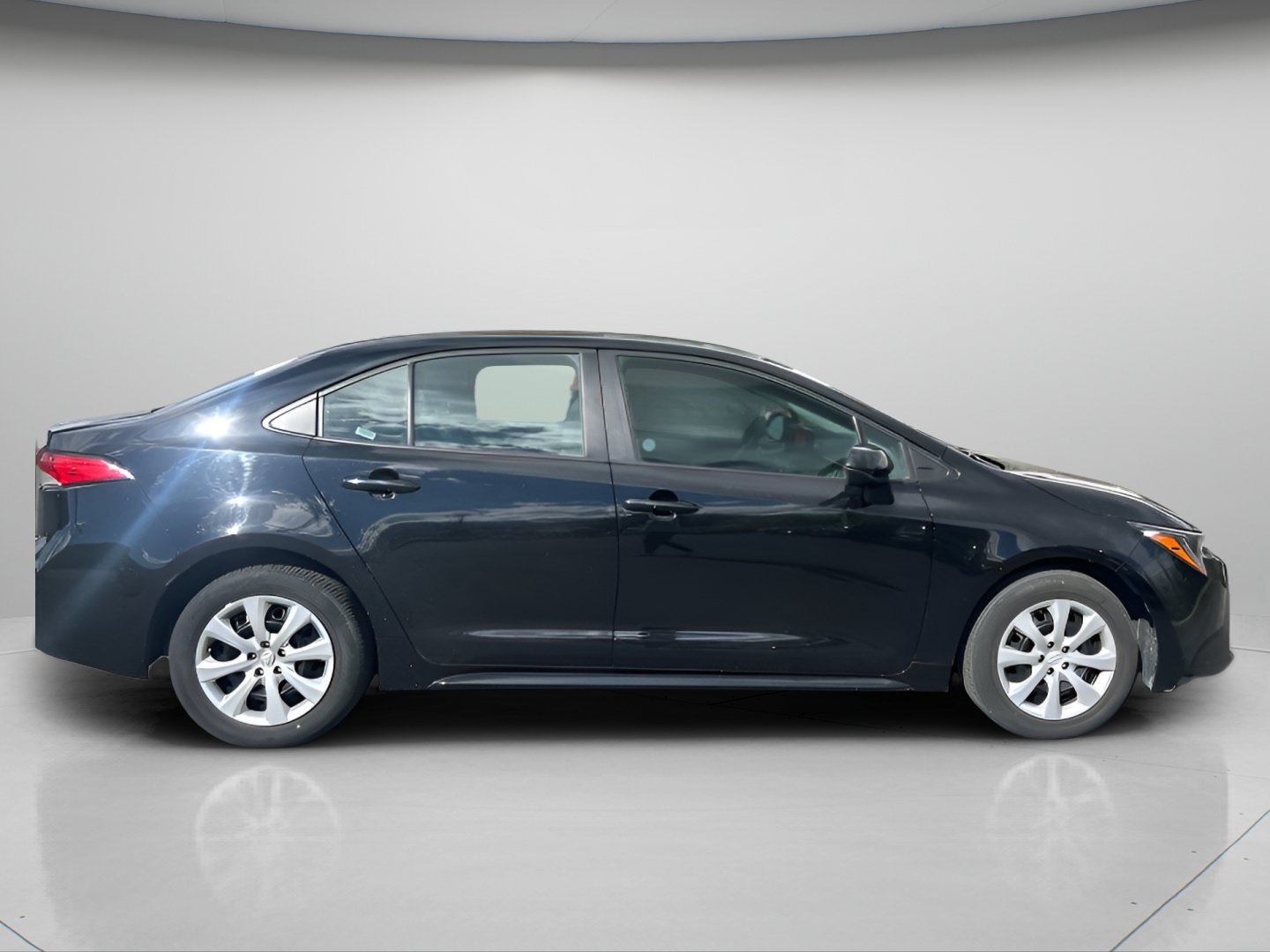 Used 2025 Midnight Black Metallic Toyota LE image 5