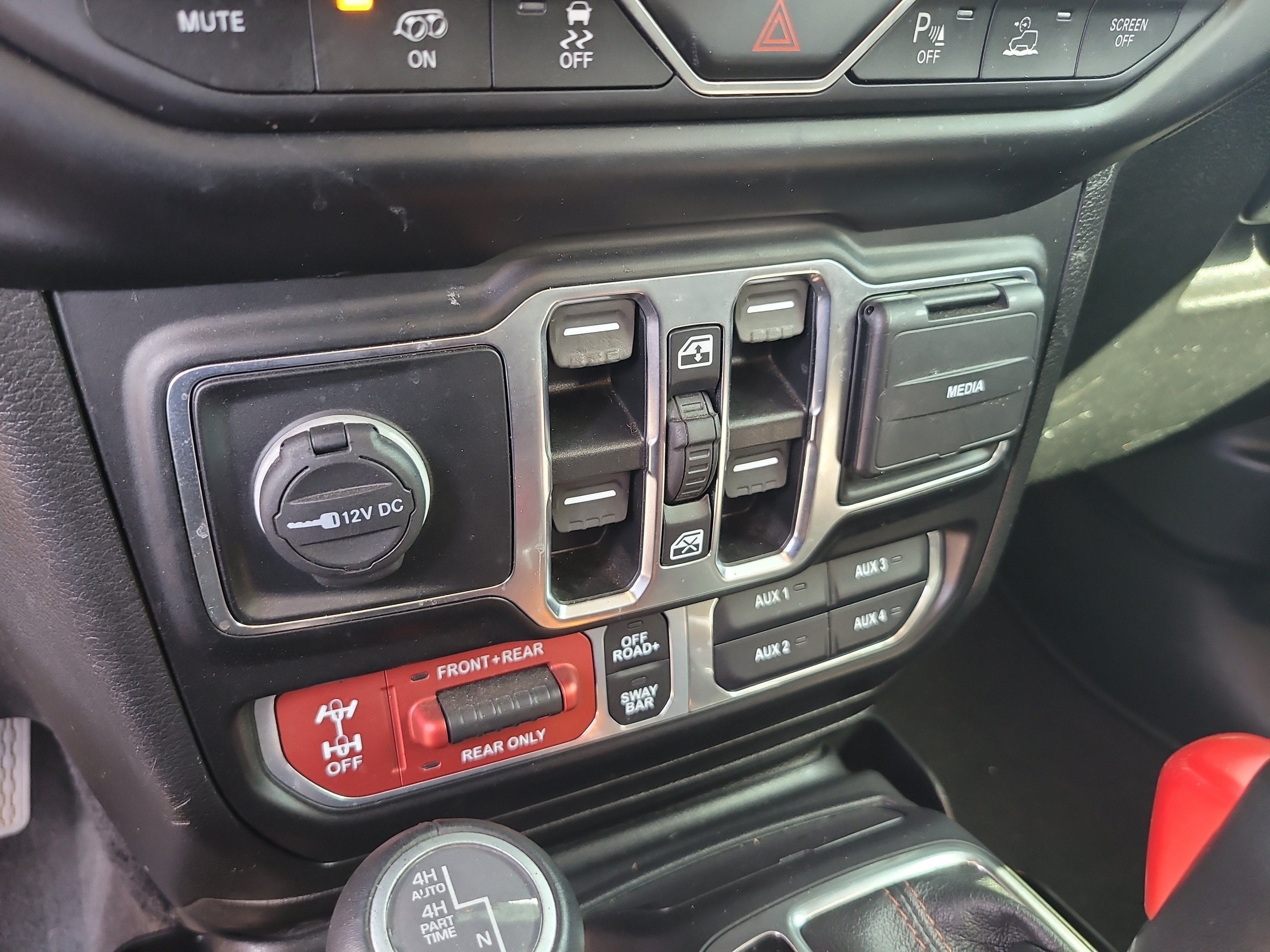 Used 2021 Snazzberry Pearlcoat Jeep Unlimited Rubicon 392 image 25