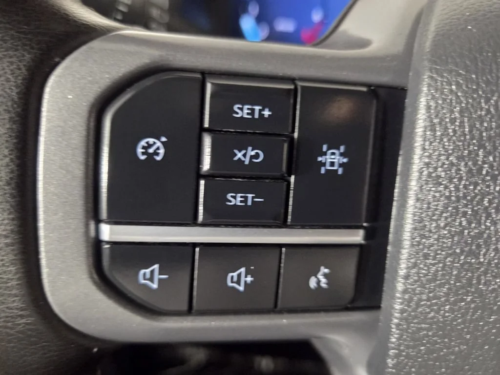 Used 2025 Black Metallic Ford XLT image 18
