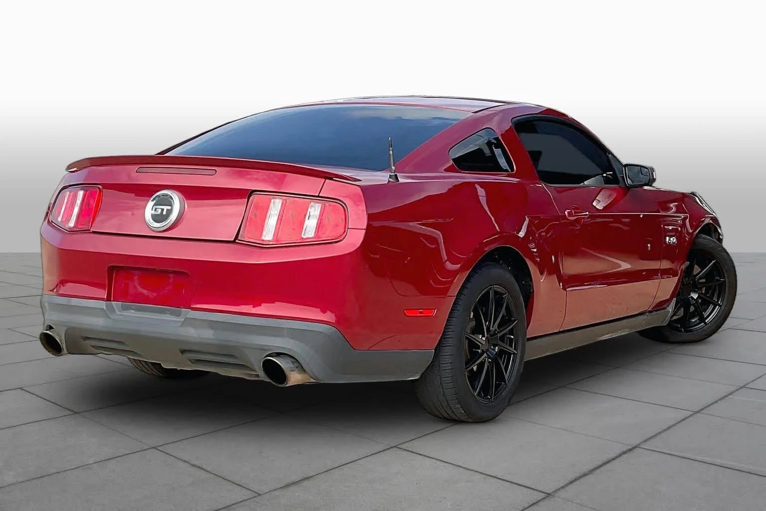 Used 2011 Red Candy Metallic Tinted Clearcoat Ford GT Premium image 10