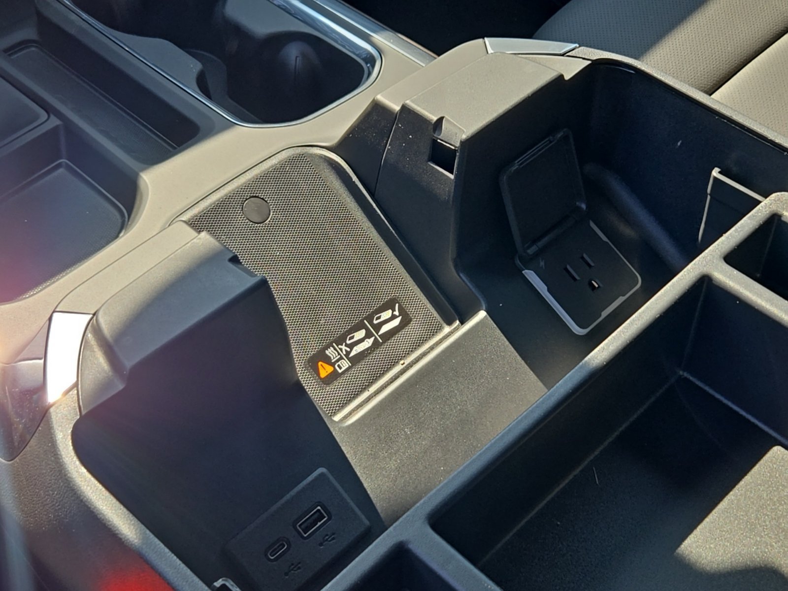 2026 GMC Sierra 1500 SLT - Photo 28