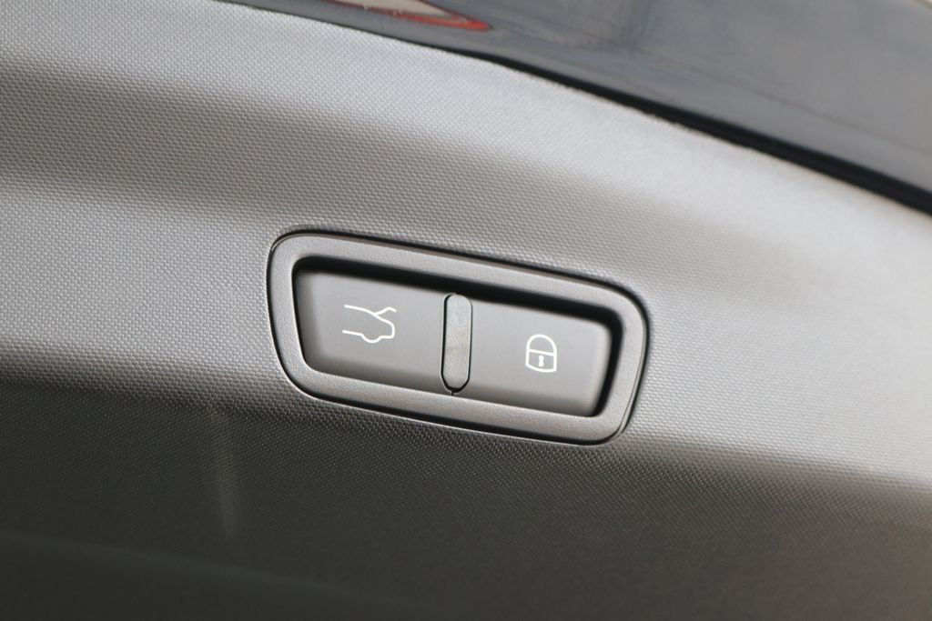 2025 Alfa Romeo Stelvio Base - Photo 24