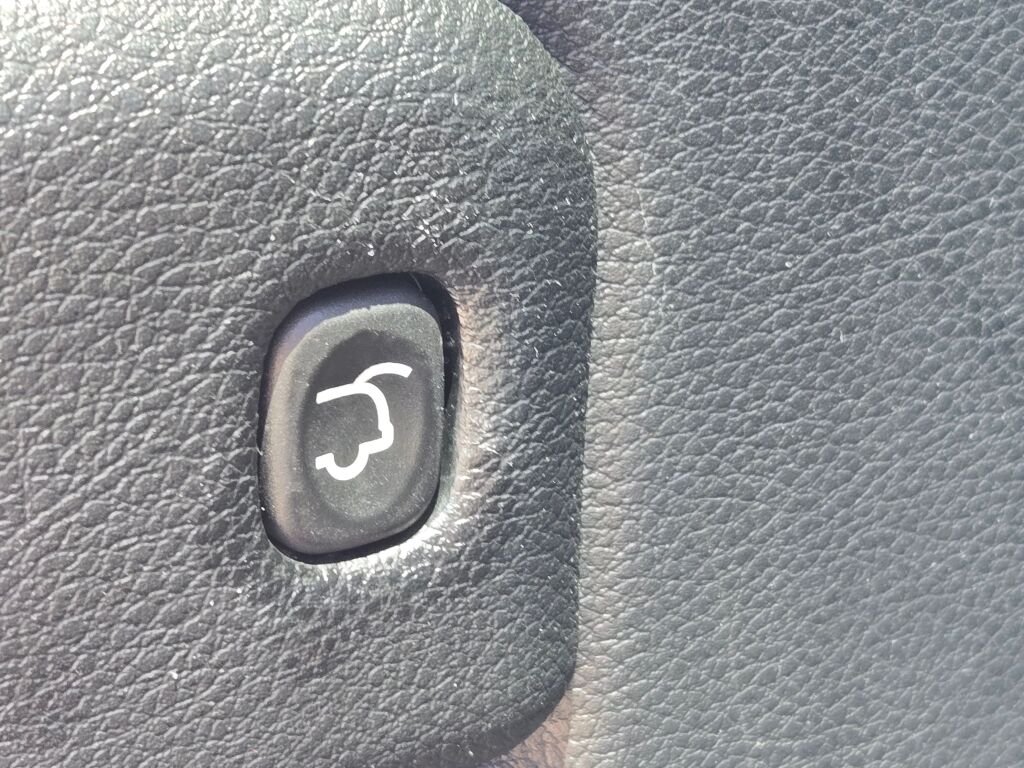 Used 2018 Red Jeep Summit image 16
