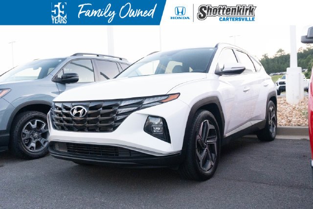 Used 2024 White Hyundai SEL image 1