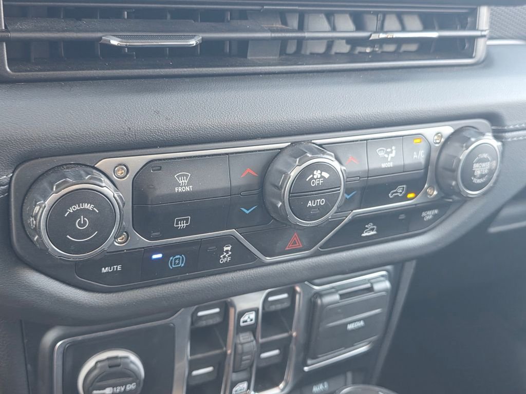 Used 2024 Silver Jeep Rubicon 4xe image 27