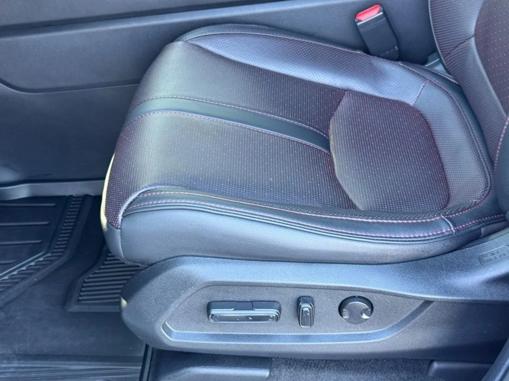 Certified Used 2025 White Honda Black Edition image 20