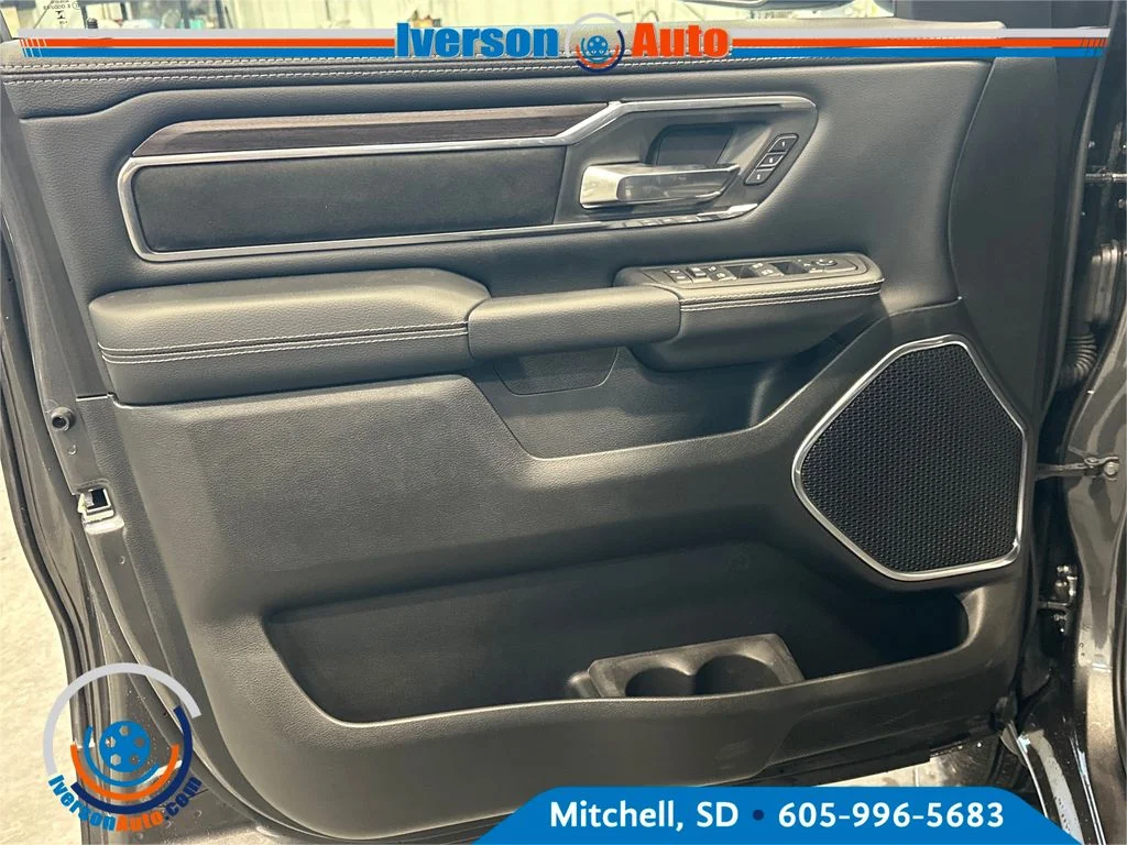 New 2026 Granite Crystal Metallic Clear-Coat Exterior Paint RAM Laramie image 13