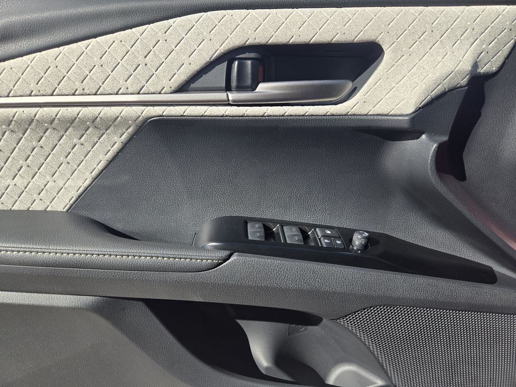 2026 Toyota Camry XLE - Photo 18