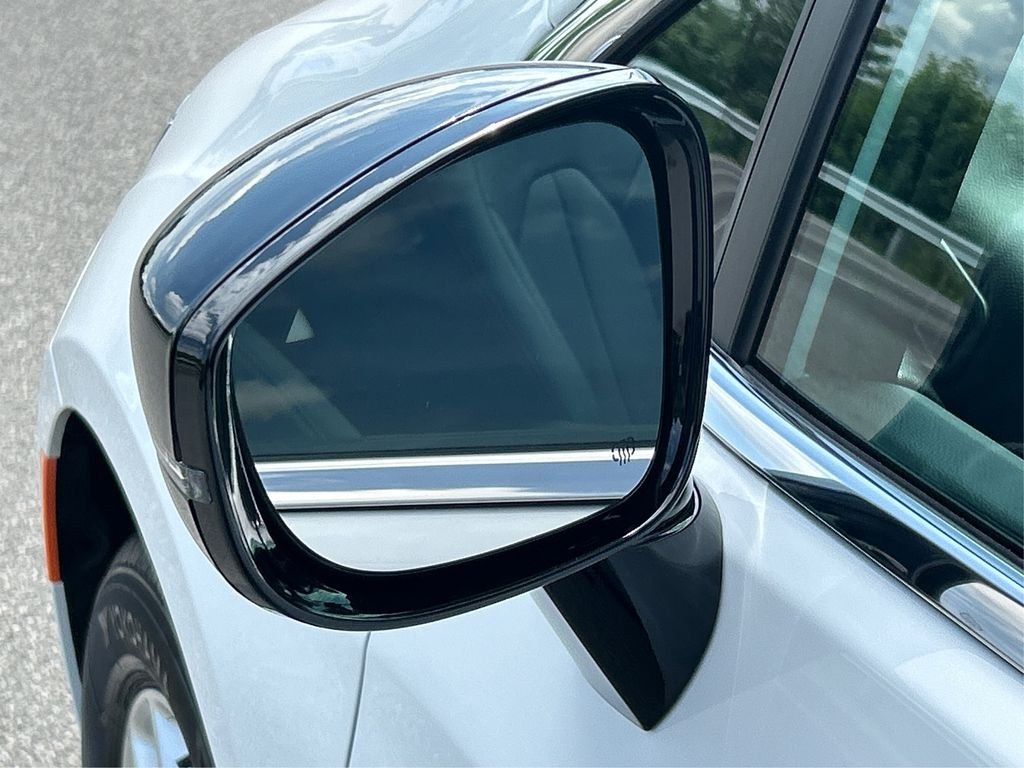 2025 Chrysler Voyager LX - Photo 18