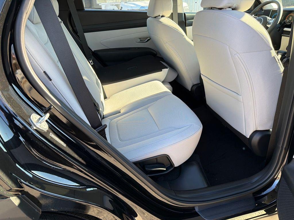 New 2026 Black Hyundai SE FWD image 15