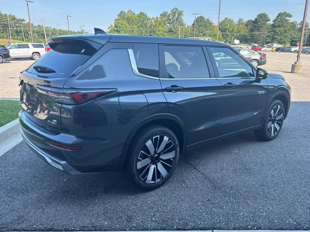 New 2026 Graphite Gray Mitsubishi SE S-AWC image 4