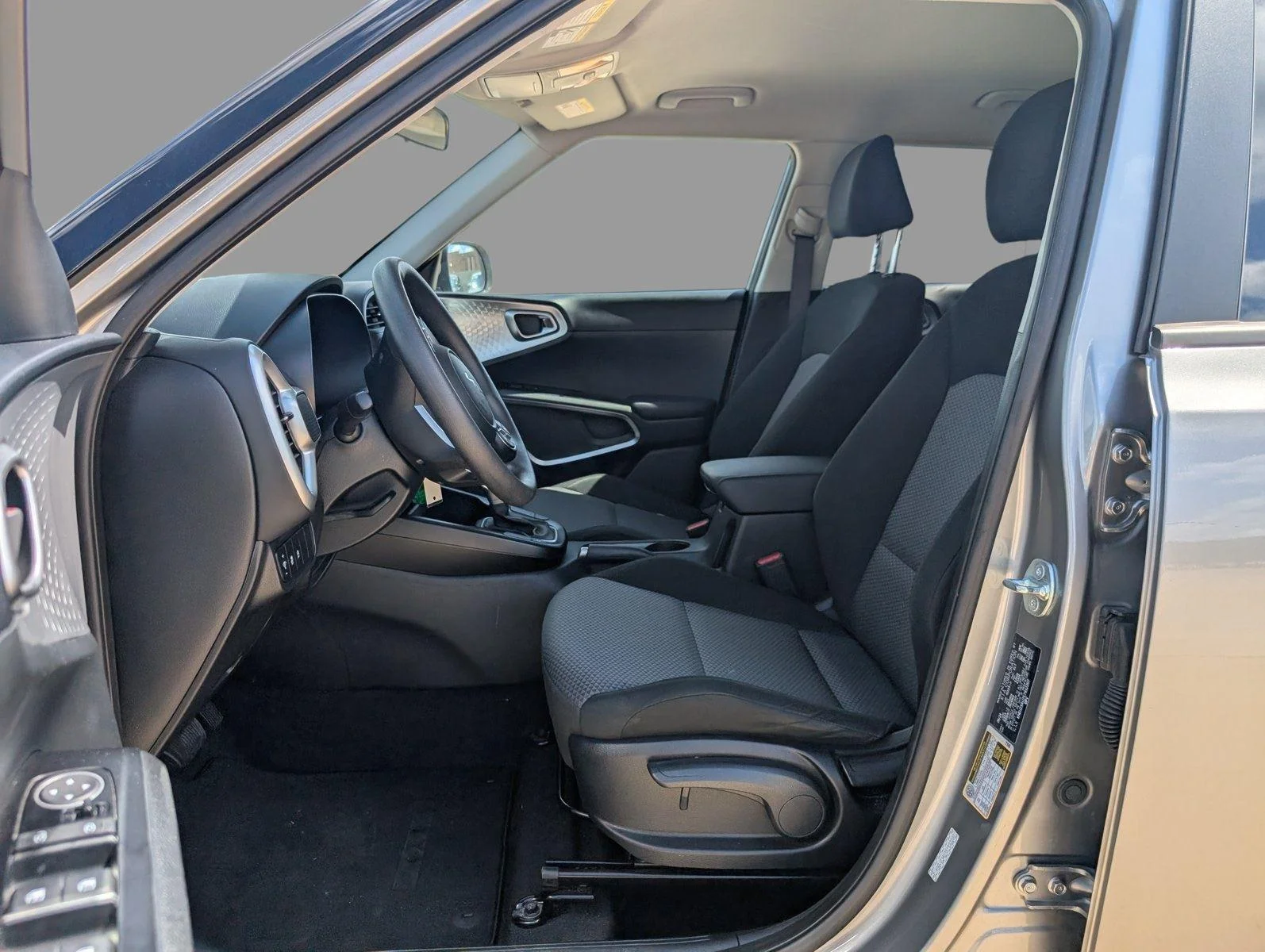 Used 2025 Steel Gray Kia LX image 27