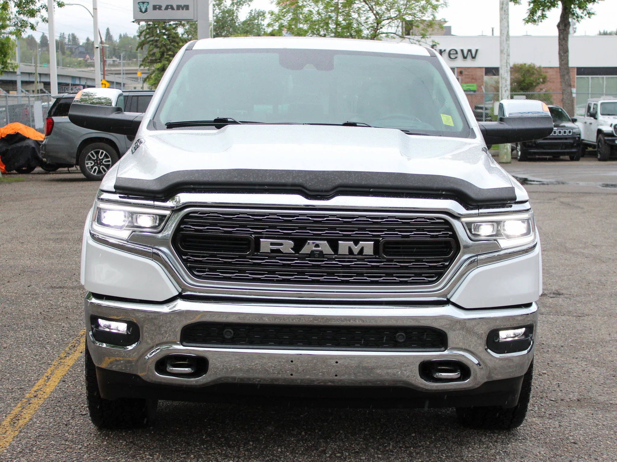 Certified Used 2022 White RAM Limited * No Accidents | HEMI V8 | Trailer Tow | Adaptive Cruise | Apple CarPlay | Bedliner image 10