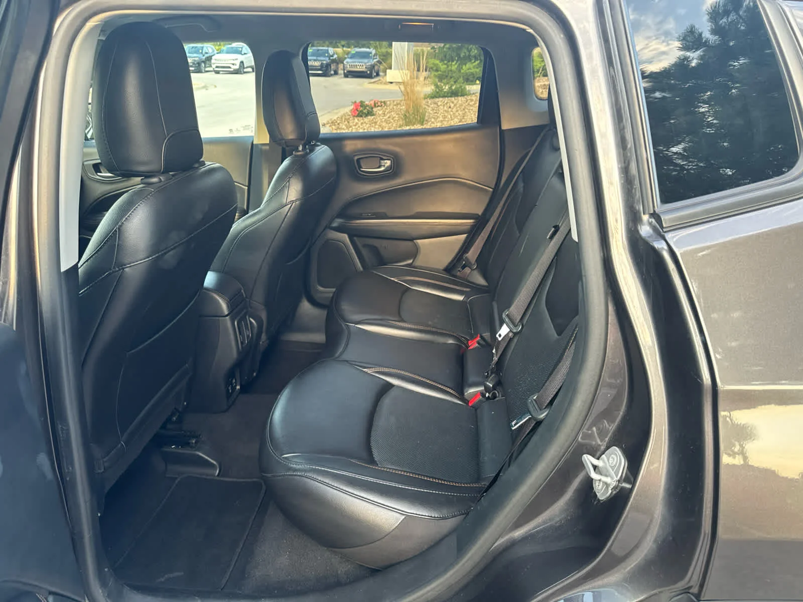 Used 2020 Granite Crystal Metallic Clearcoat Jeep Limited image 11