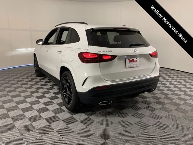 New 2025 Polar White Mercedes-Benz GLA 250 image 48