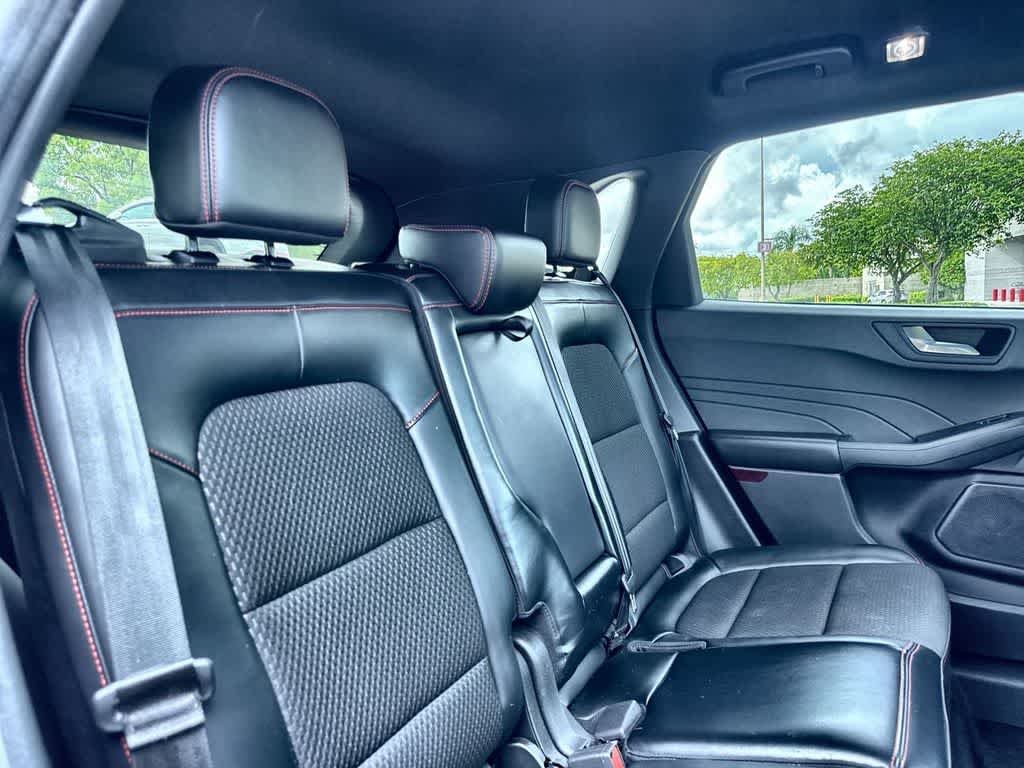 Used 2023 Rapid Red Metallic Tinted Clearcoat Ford ST-Line image 26