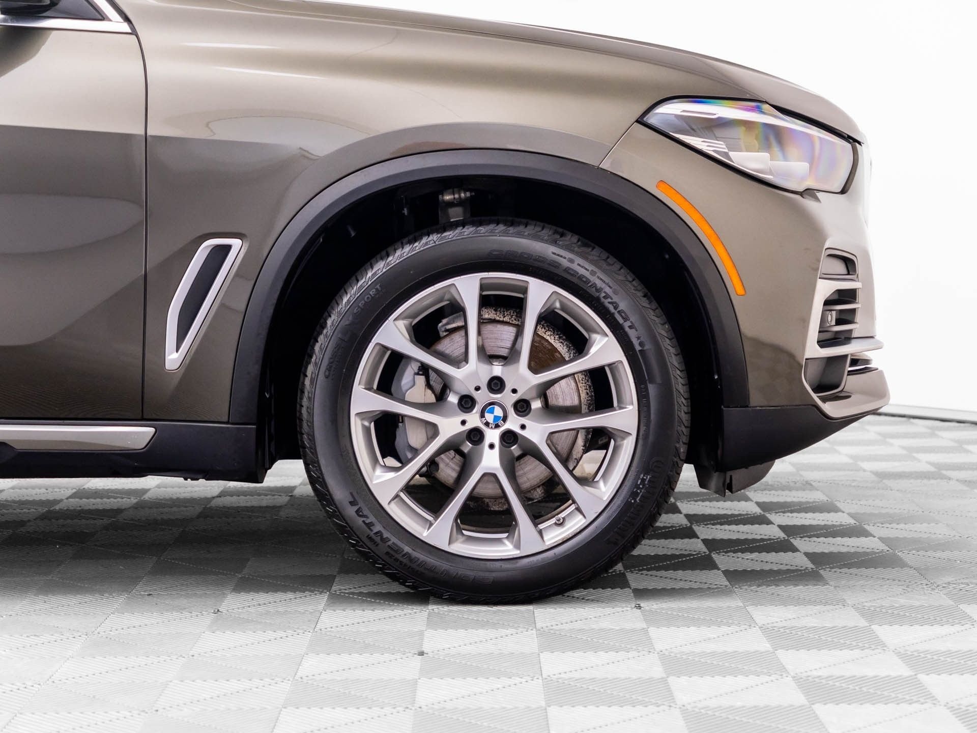 Used 2022 Green BMW xDrive40i image 35