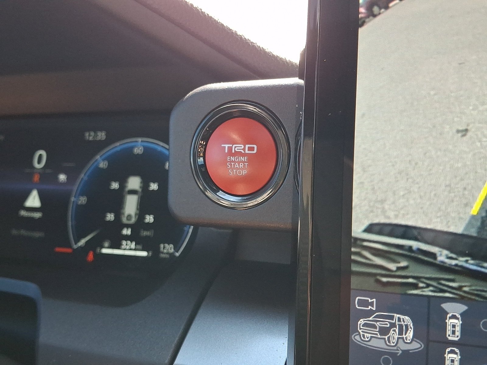 Used 2025 Cutting Edge   1L0 Toyota Limited image 27