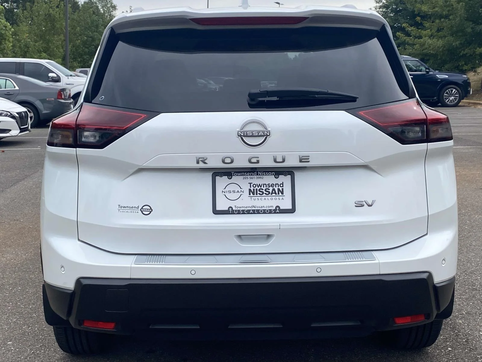 Certified Used 2024 Everest White Pearl Nissan SV image 4