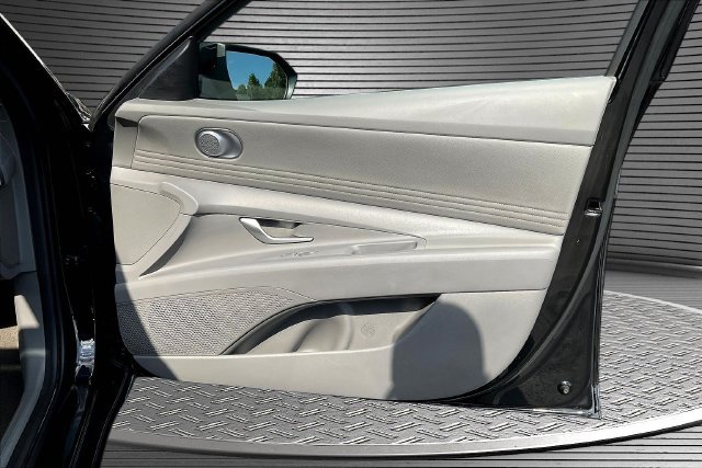 2025 Hyundai Elantra SEL - Photo 30