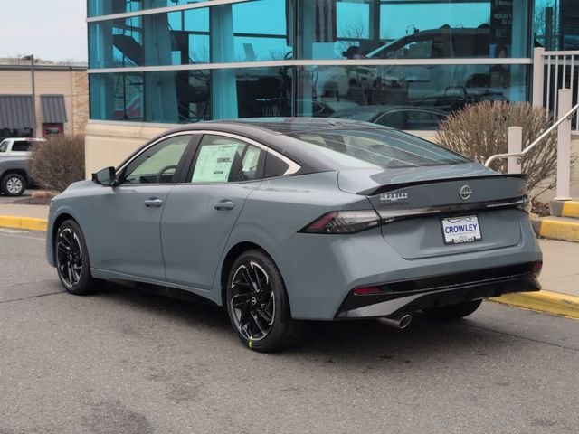 New 2026 Atlantic Gray Metallic / Super Black Two-tone Nissan SR image 5
