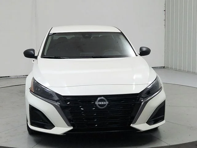 New 2026 White Nissan 2.5 SV image 2