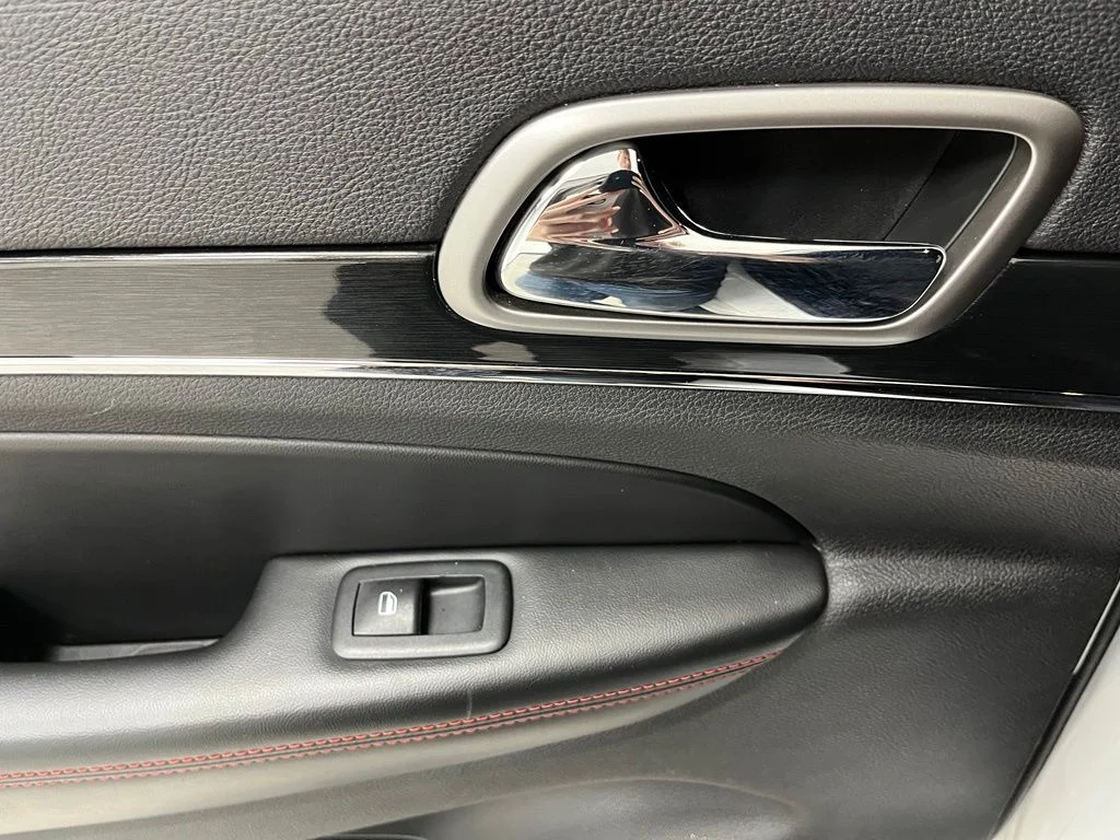Used 2017 White Jeep Trailhawk image 43