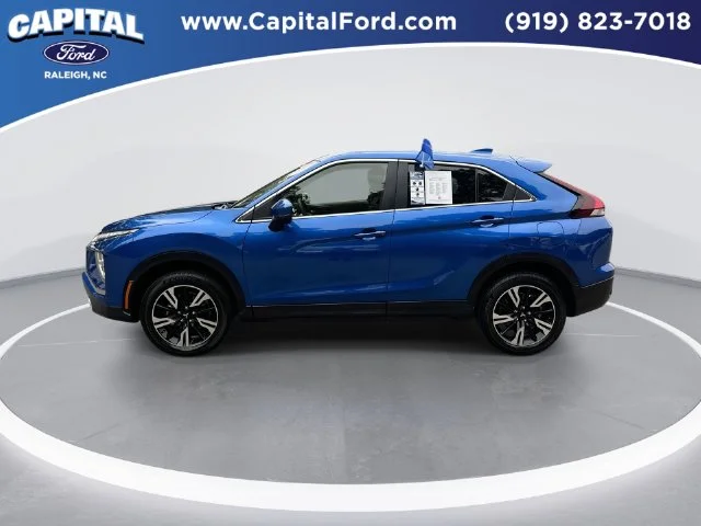 Used 2025 Blue Mitsubishi SE image 5