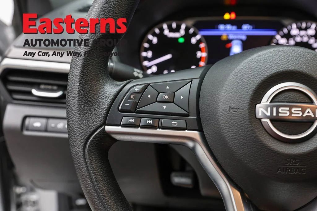 Used 2024 Silver Nissan 2.5 SV image 15