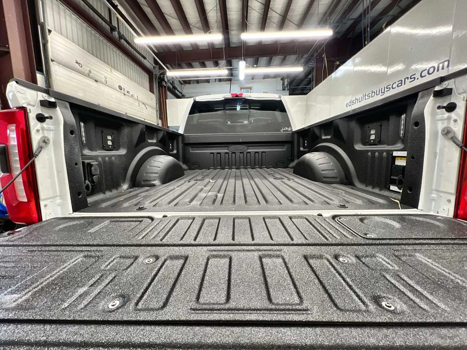 New 2026 Star White Metallic Tri-Coat Ford LARIAT image 21