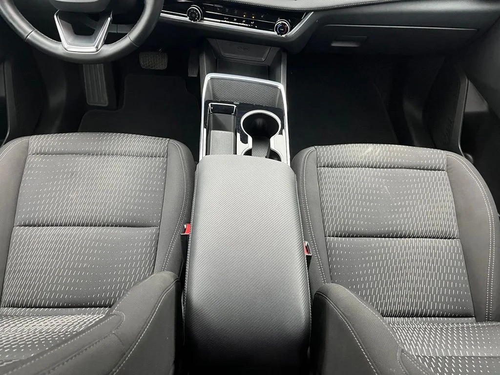 Used 2025 Green Chevrolet LT image 37
