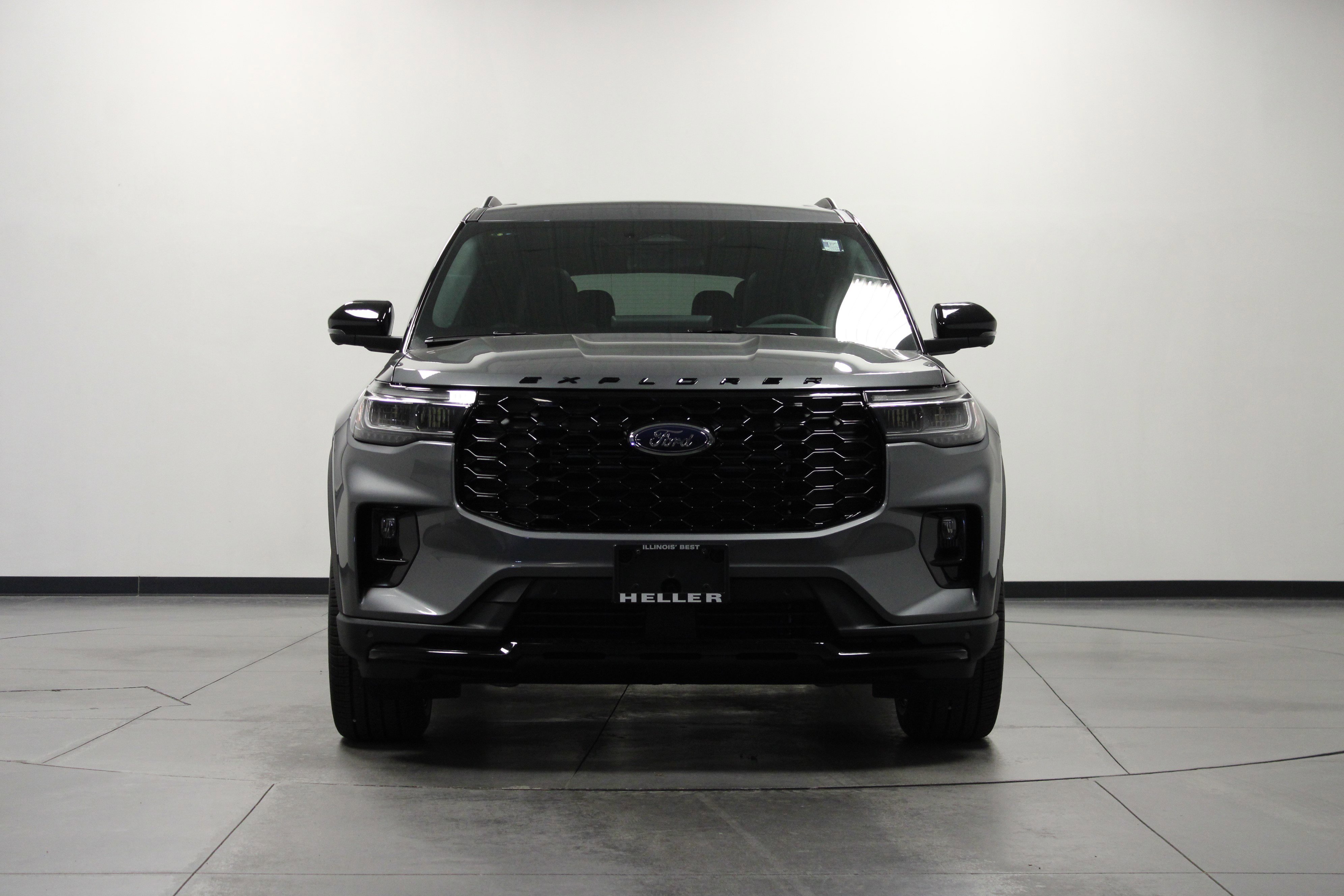 New 2026 Carbonized Gray Metallic Ford ST-Line image 9